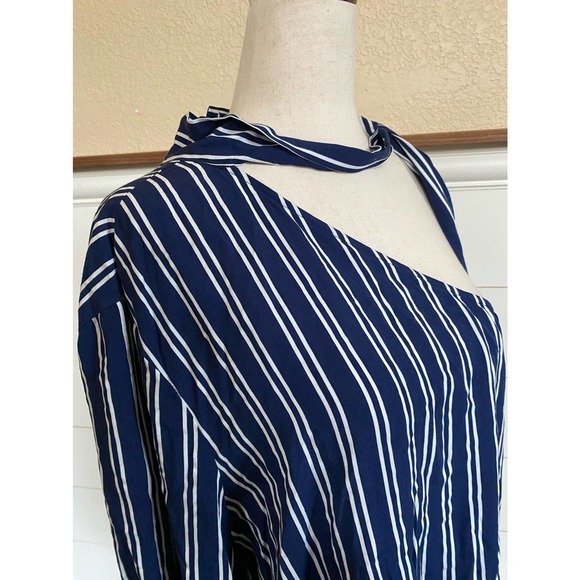 Jack by BB Dakota Vertical Stripe‎ One Shoulder Choker Blouse - Picture 6 of 13